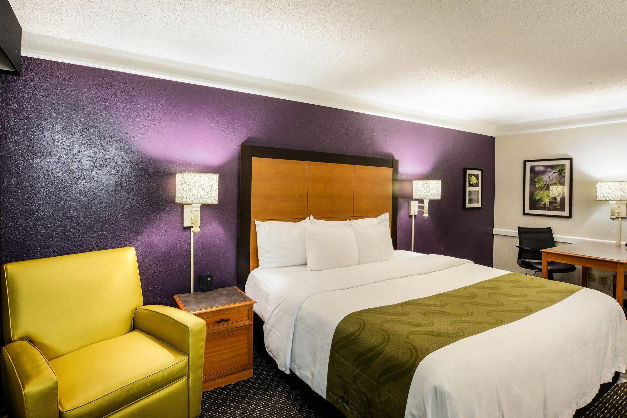 Quality Inn & Suites North Charleston - Ashley Phosphate Екстериор снимка